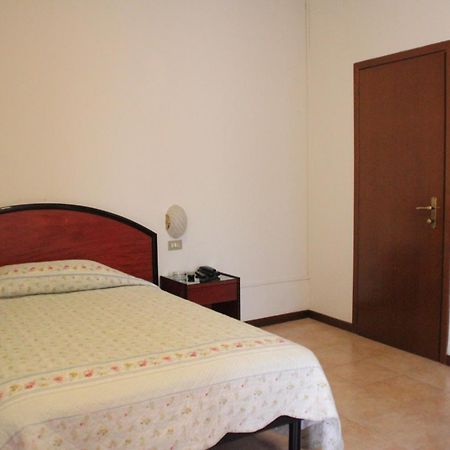 Nuovo Hotel San Martino Snc Casalecchio Di Reno Zimmer foto